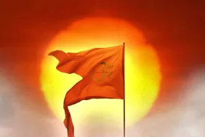 कौन धरा पर खड़ा सामने मौन साधकर